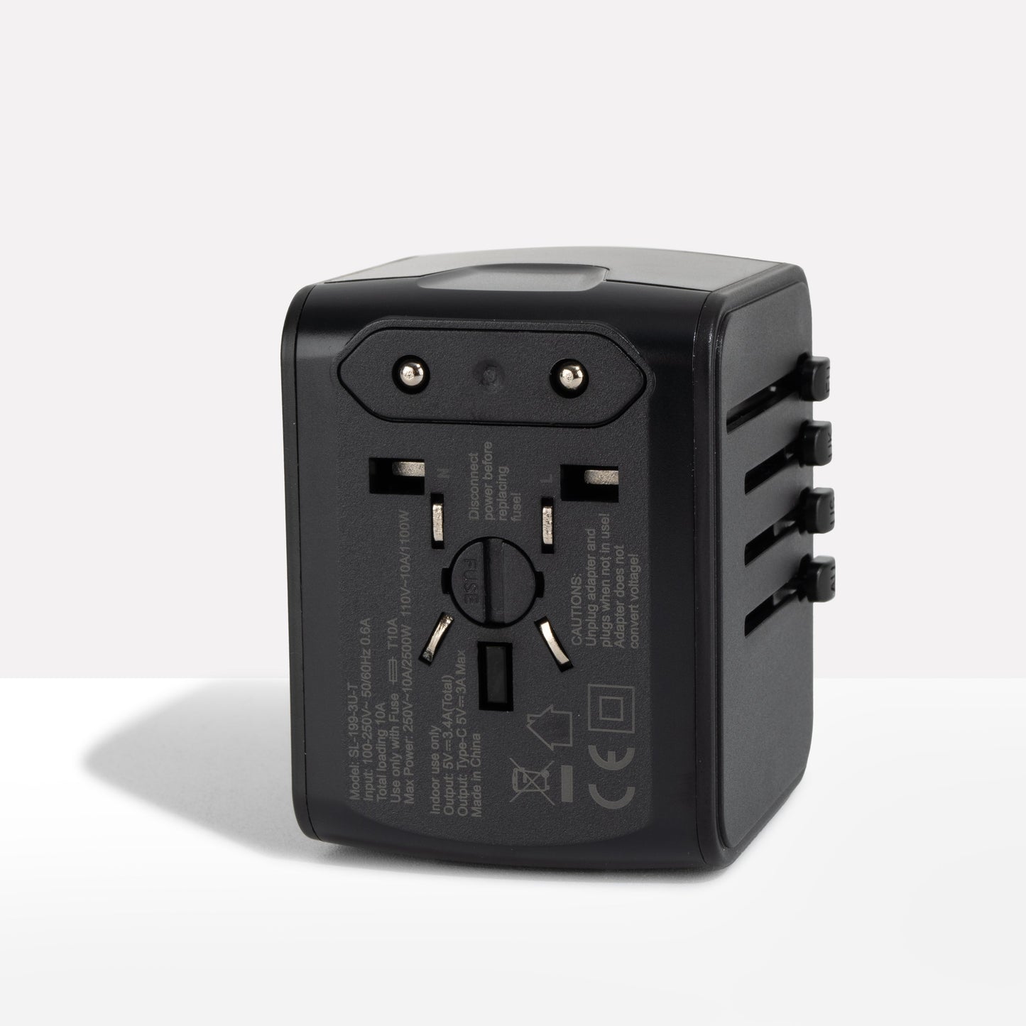 Universele Reisadapter – Wereldstekker met USB & USB-C voor 150+ Landen