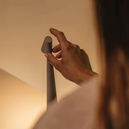 Zuri | minimalistische LED tafellamp