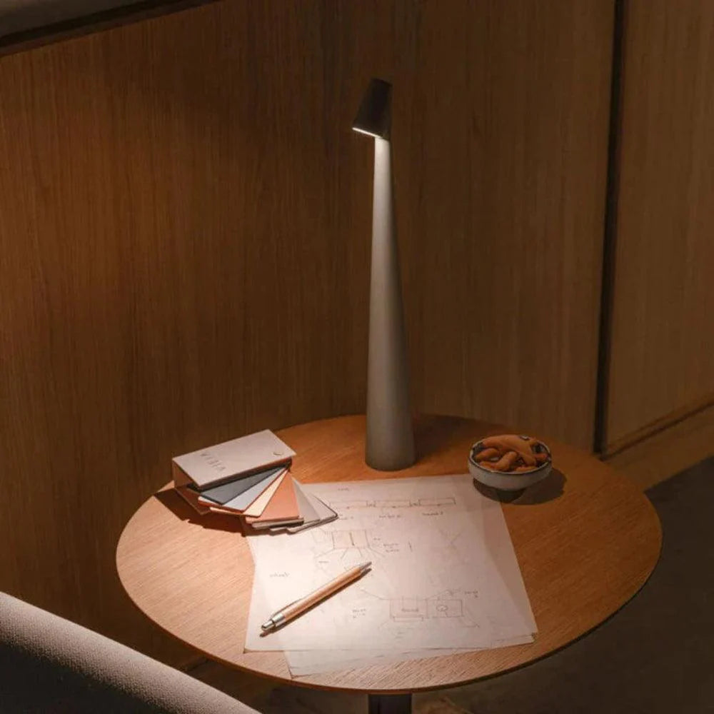 Zuri | minimalistische LED tafellamp