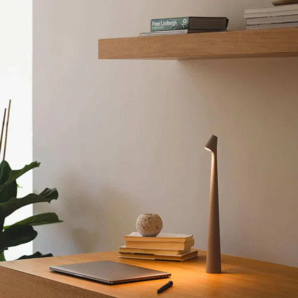 Zuri | minimalistische LED tafellamp